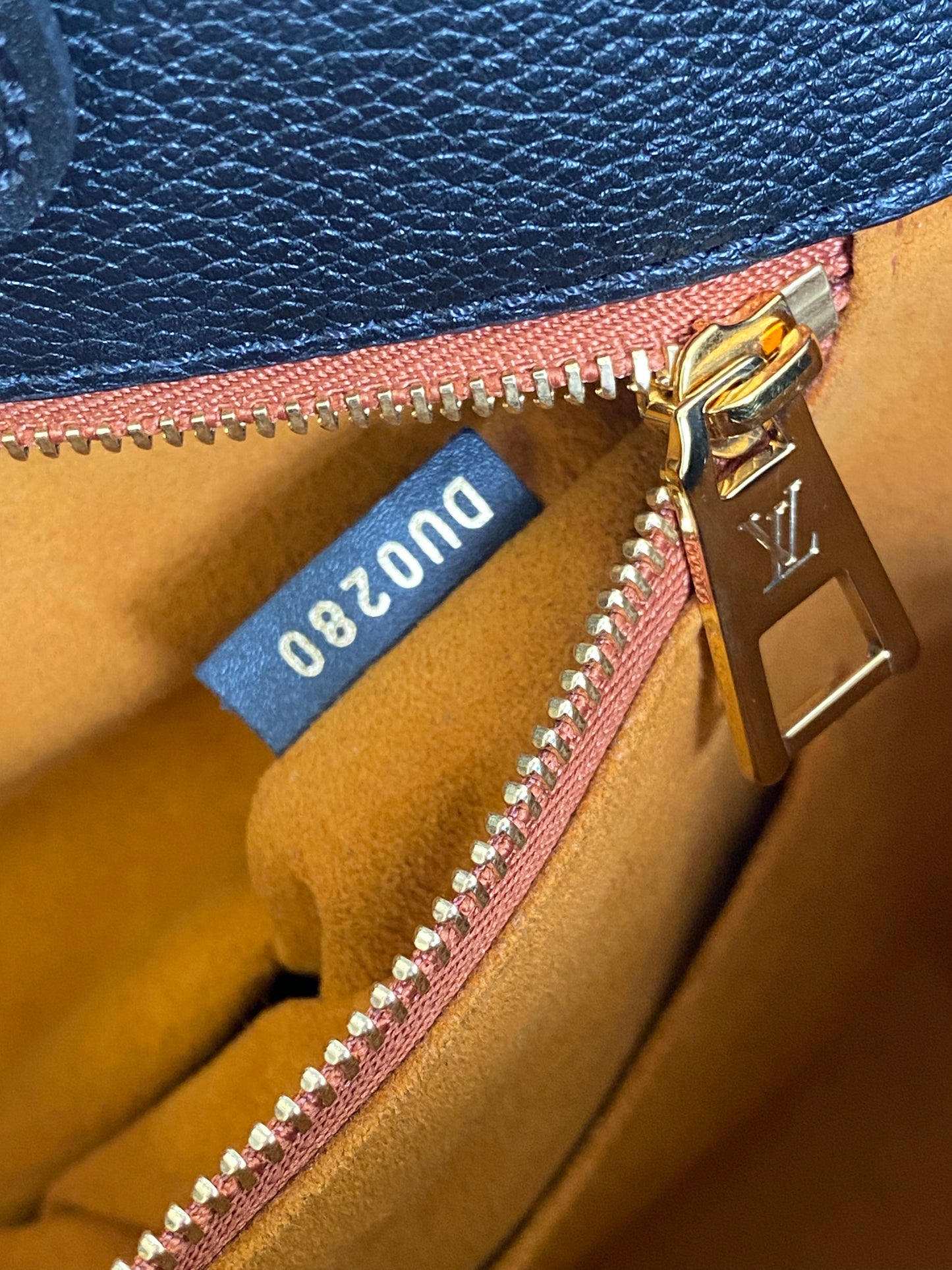 Louis Vuitton "On the Go" shopper