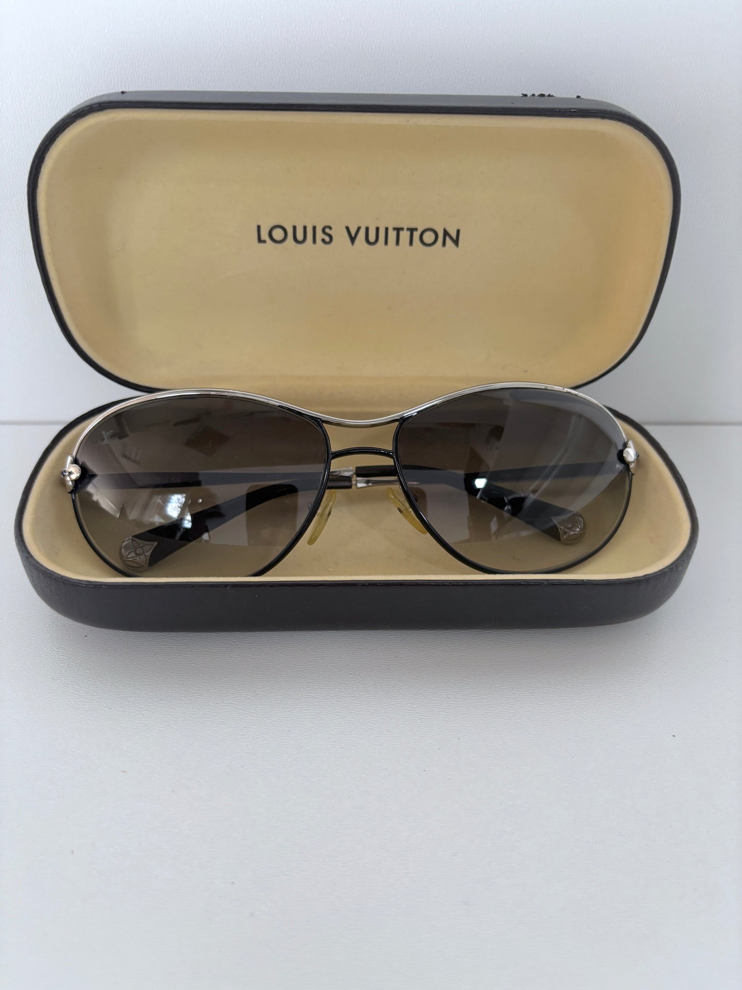 Louis Vuitton aviator sunglasses