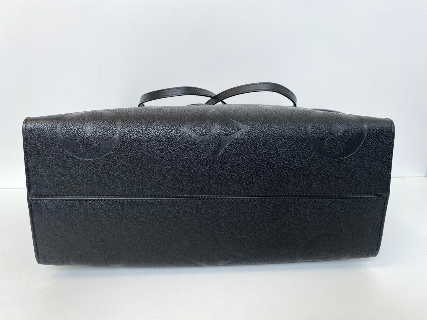 Louis Vuitton "On the Go" shopper