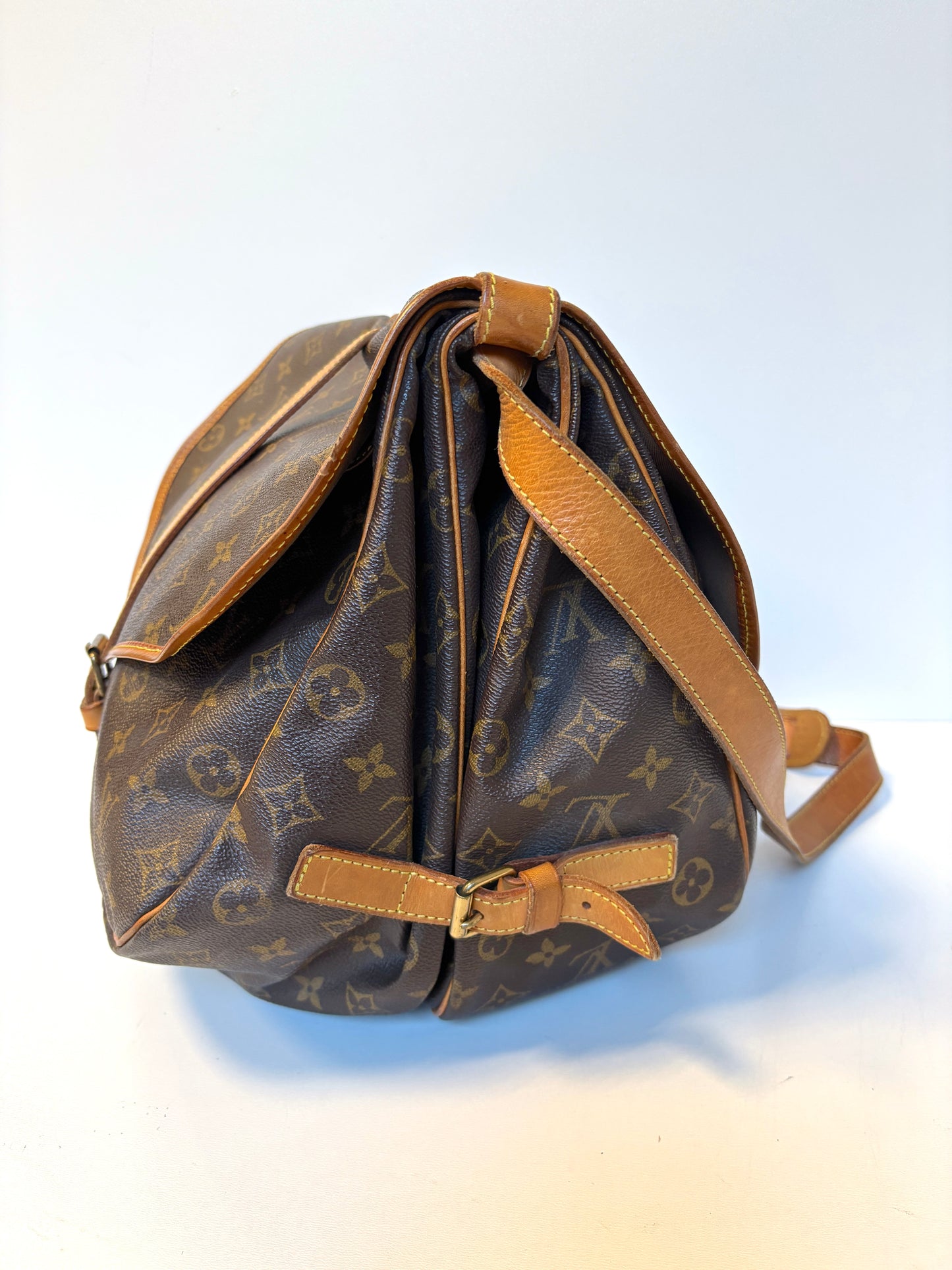 Louis Vuitton "Saumur" bag