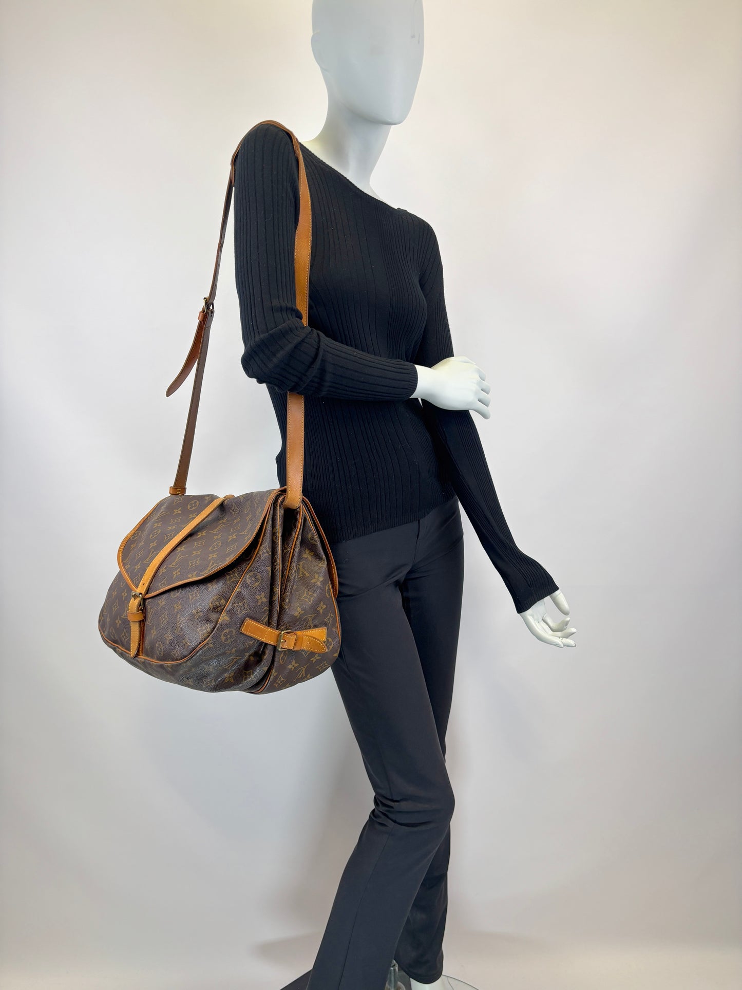 Louis Vuitton "Saumur" bag