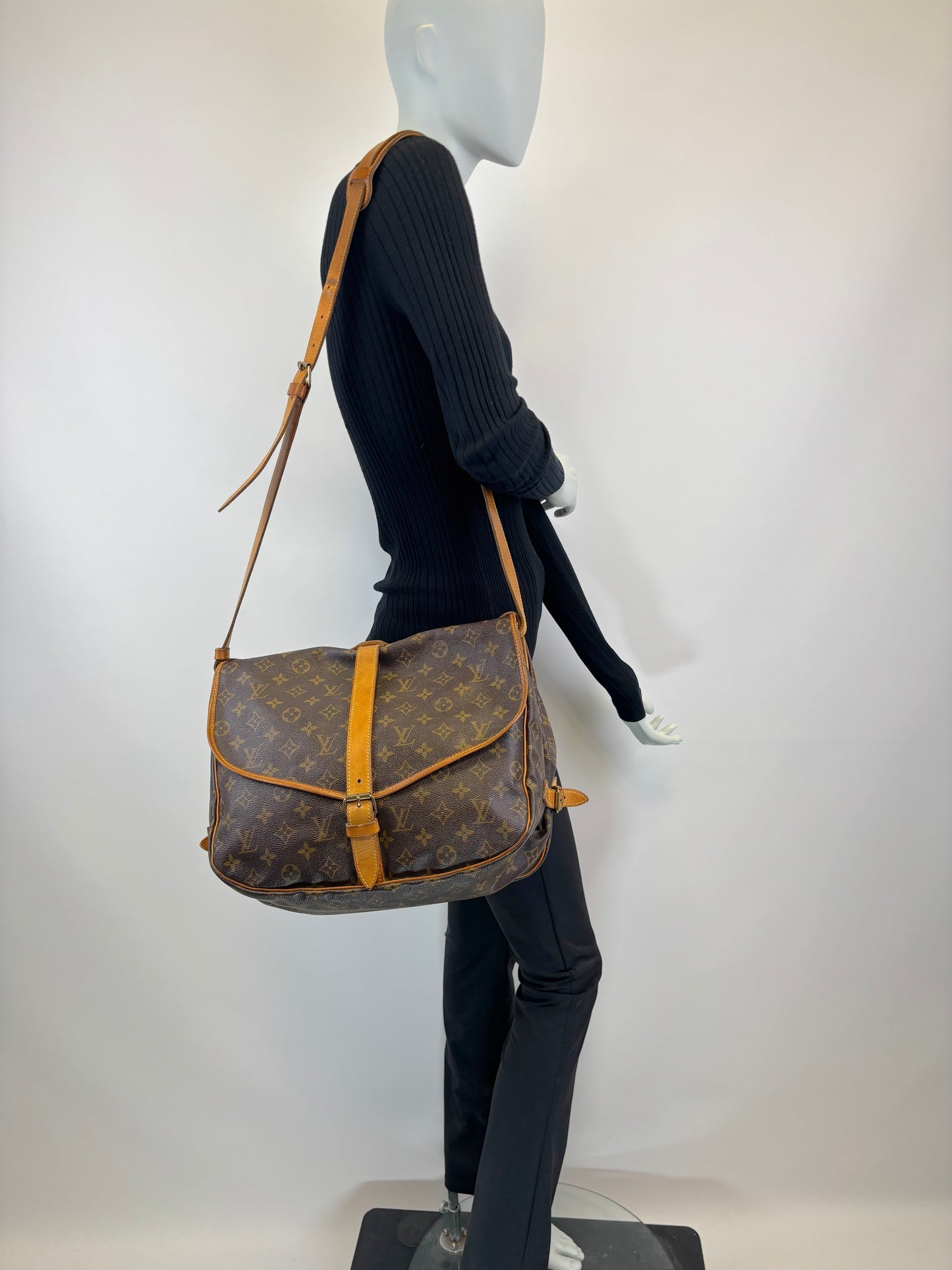 Louis Vuitton "Saumur" bag