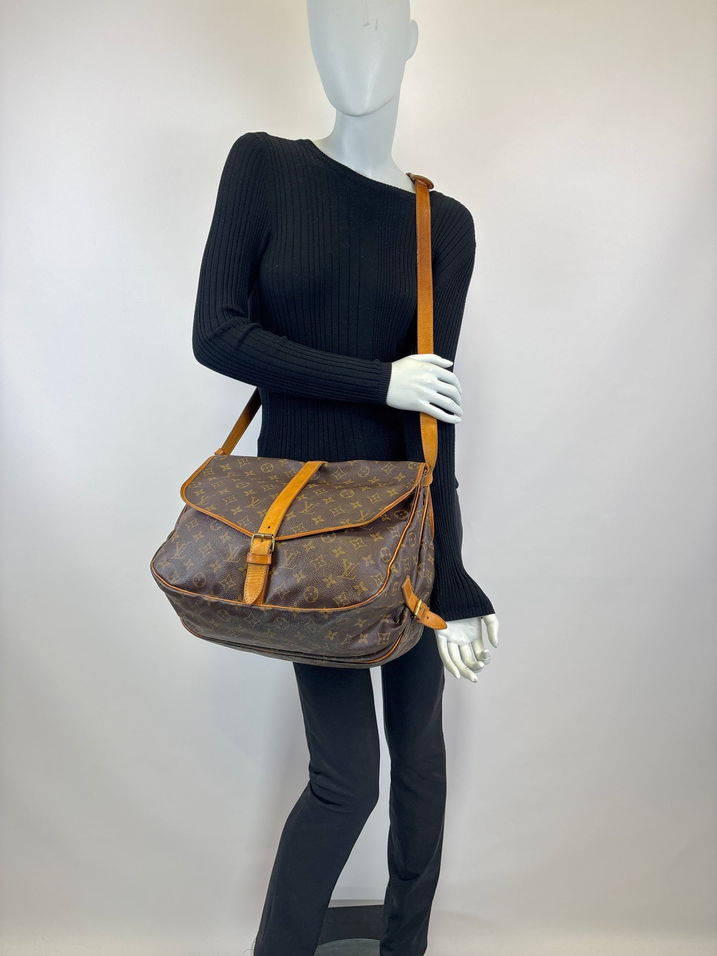 Louis Vuitton "Saumur" bag