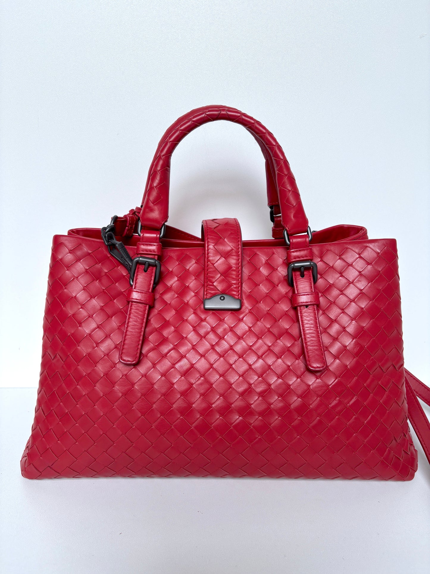 Bottega Veneta "Roma" shoulder bag.