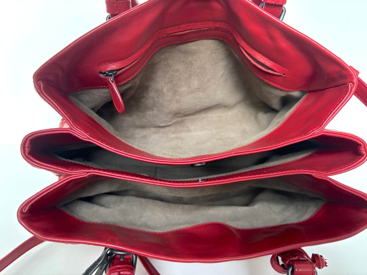 Bottega Veneta "Roma" shoulder bag.