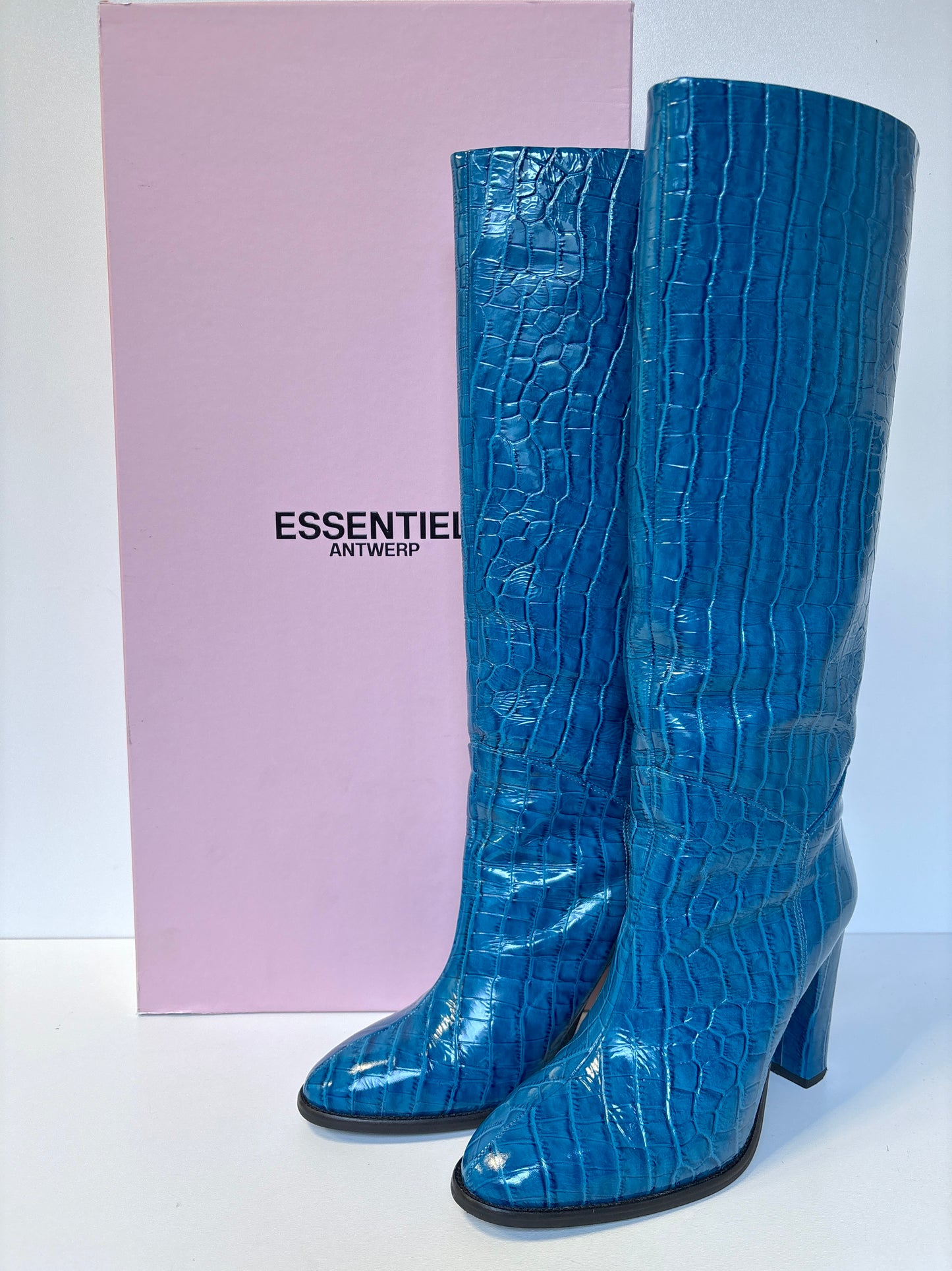 Essentiel high boots