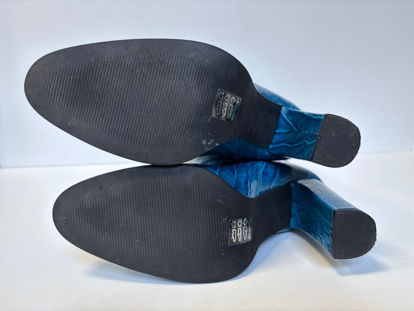 Essentiel high boots