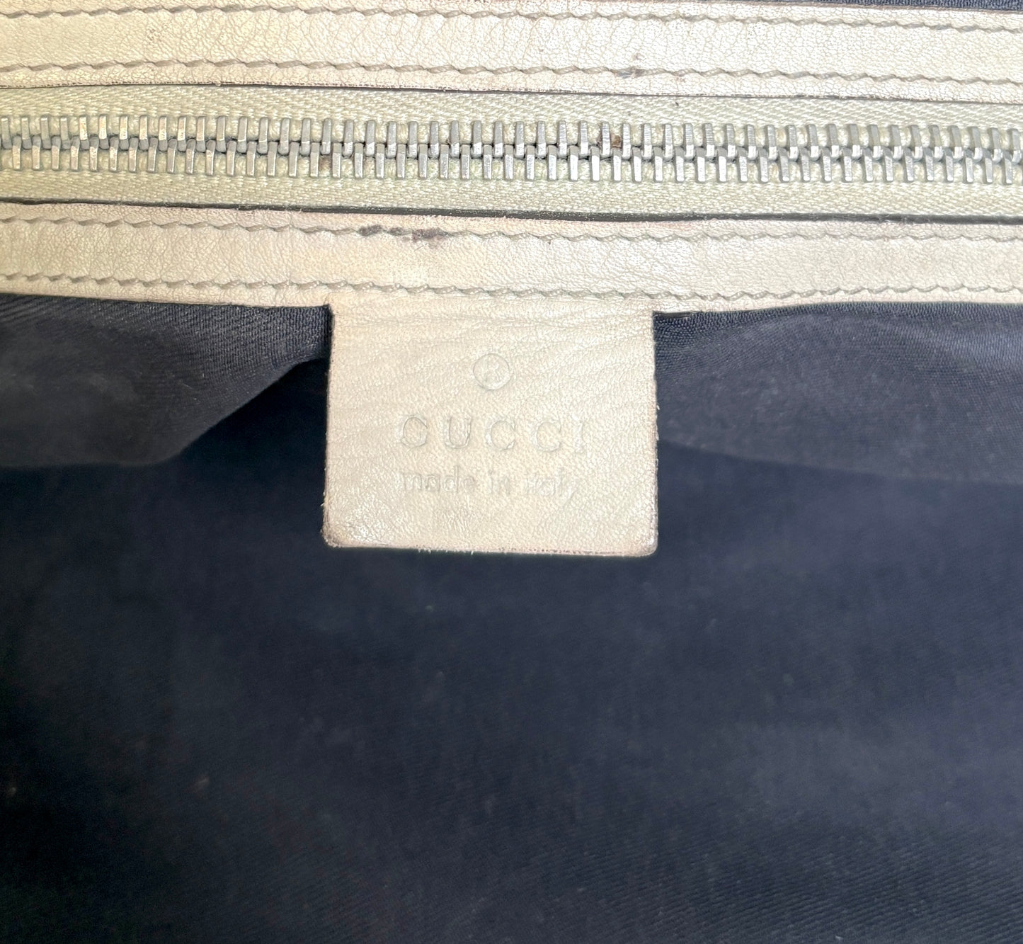 Gucci leather shoulder bag