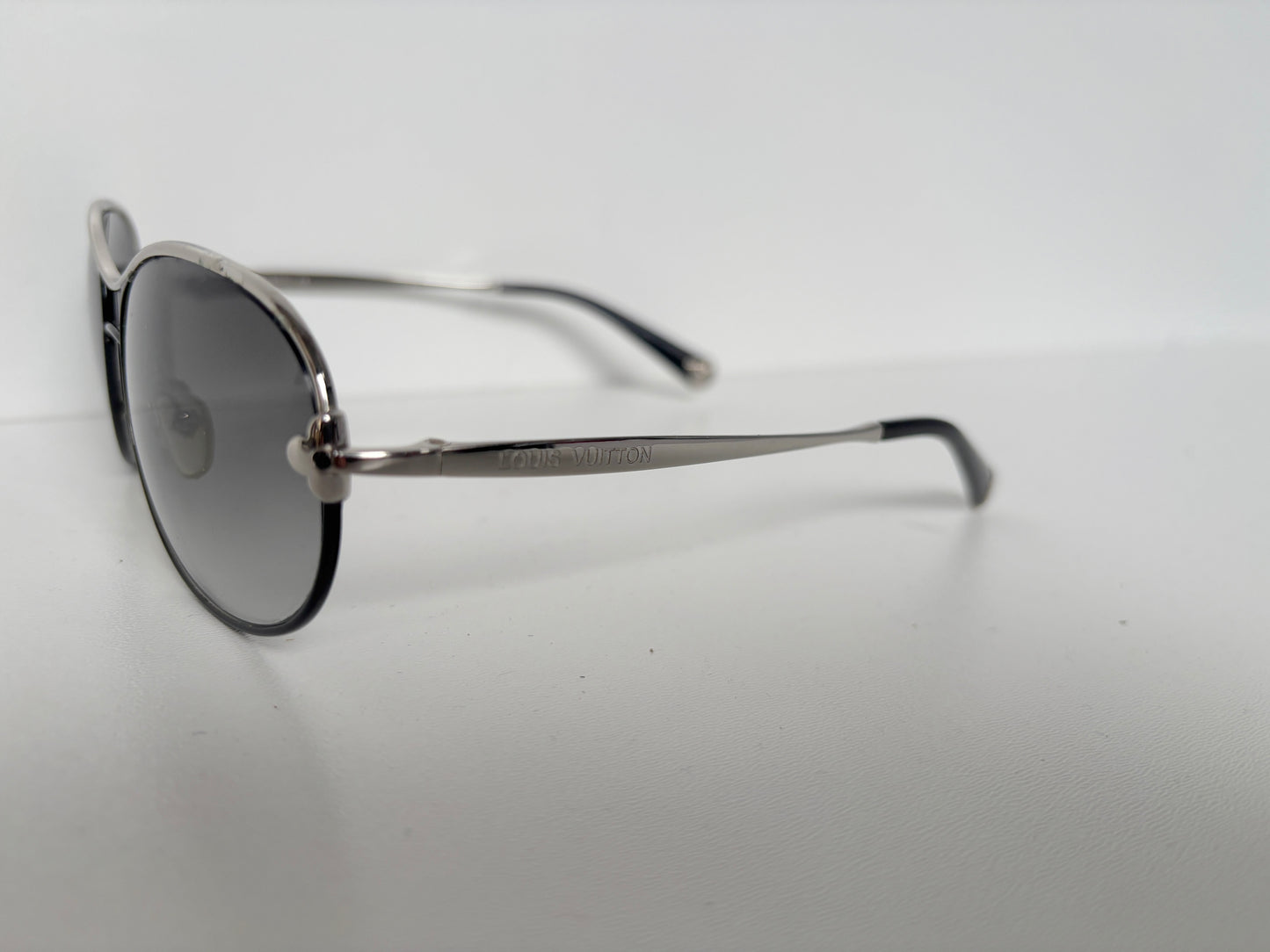 Louis Vuitton aviator sunglasses