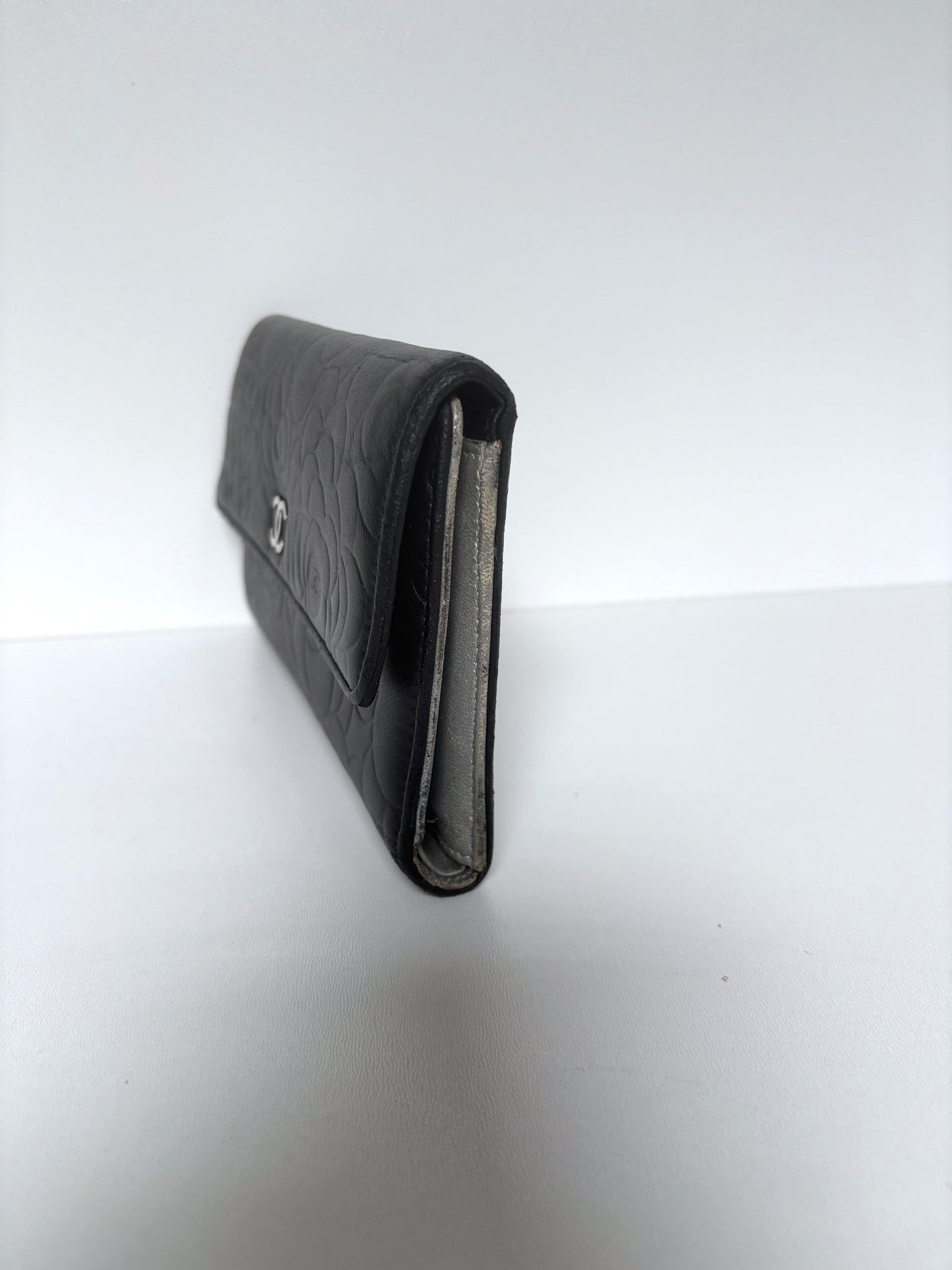 Chanel black leather "Camilia" wallet