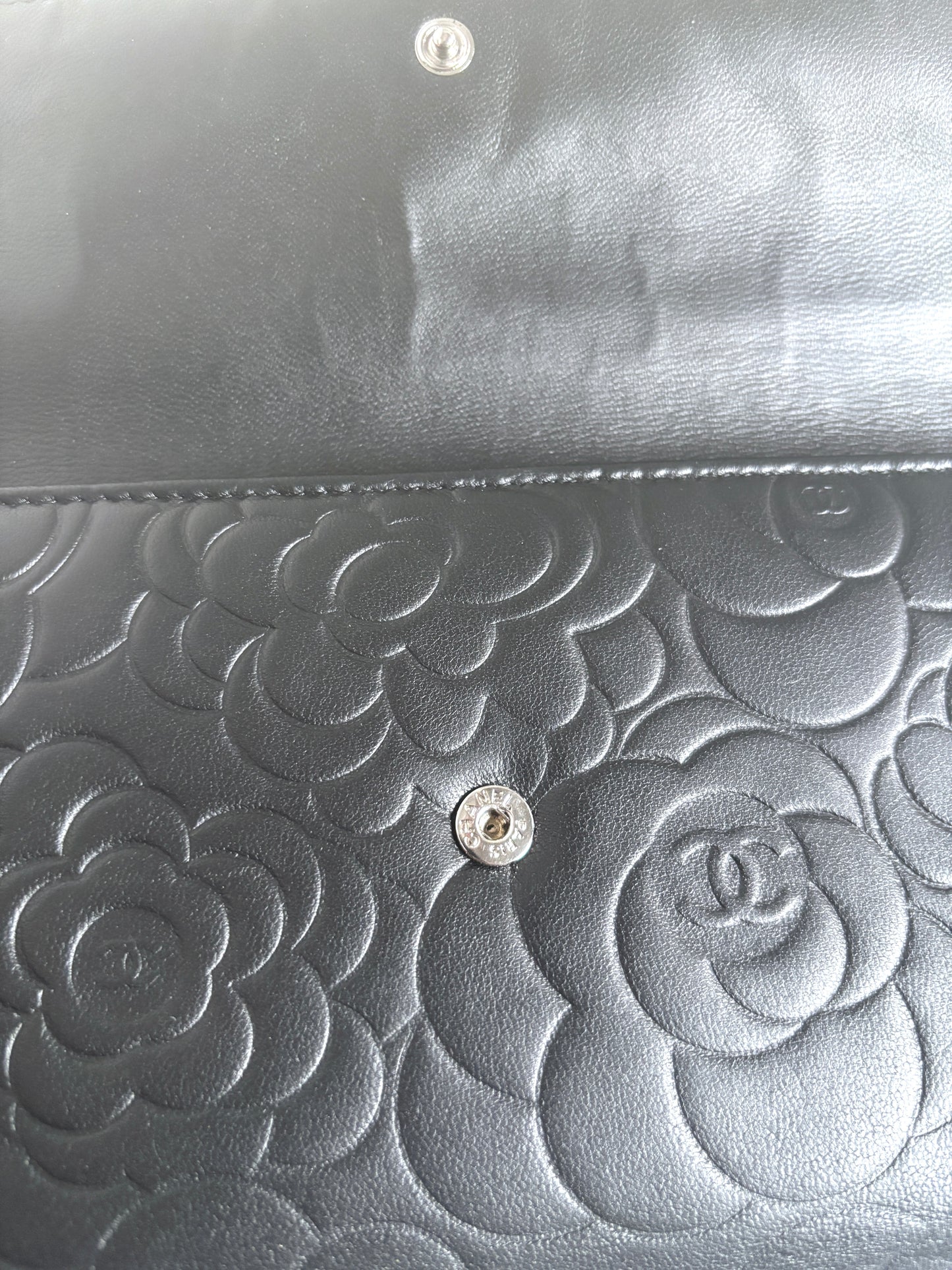 Chanel black leather "Camilia" wallet