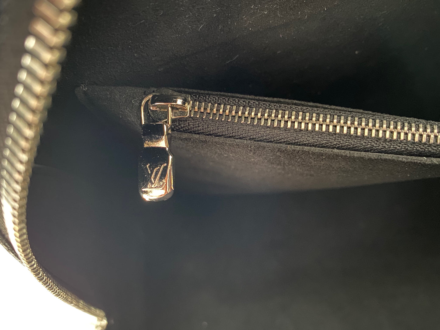 Louis Vuitton "Epi Pont Neuf" handbag