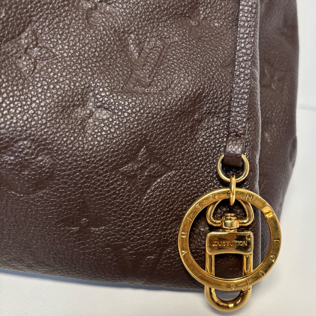 Louis Vuitton "Artsy MM" hobo bag