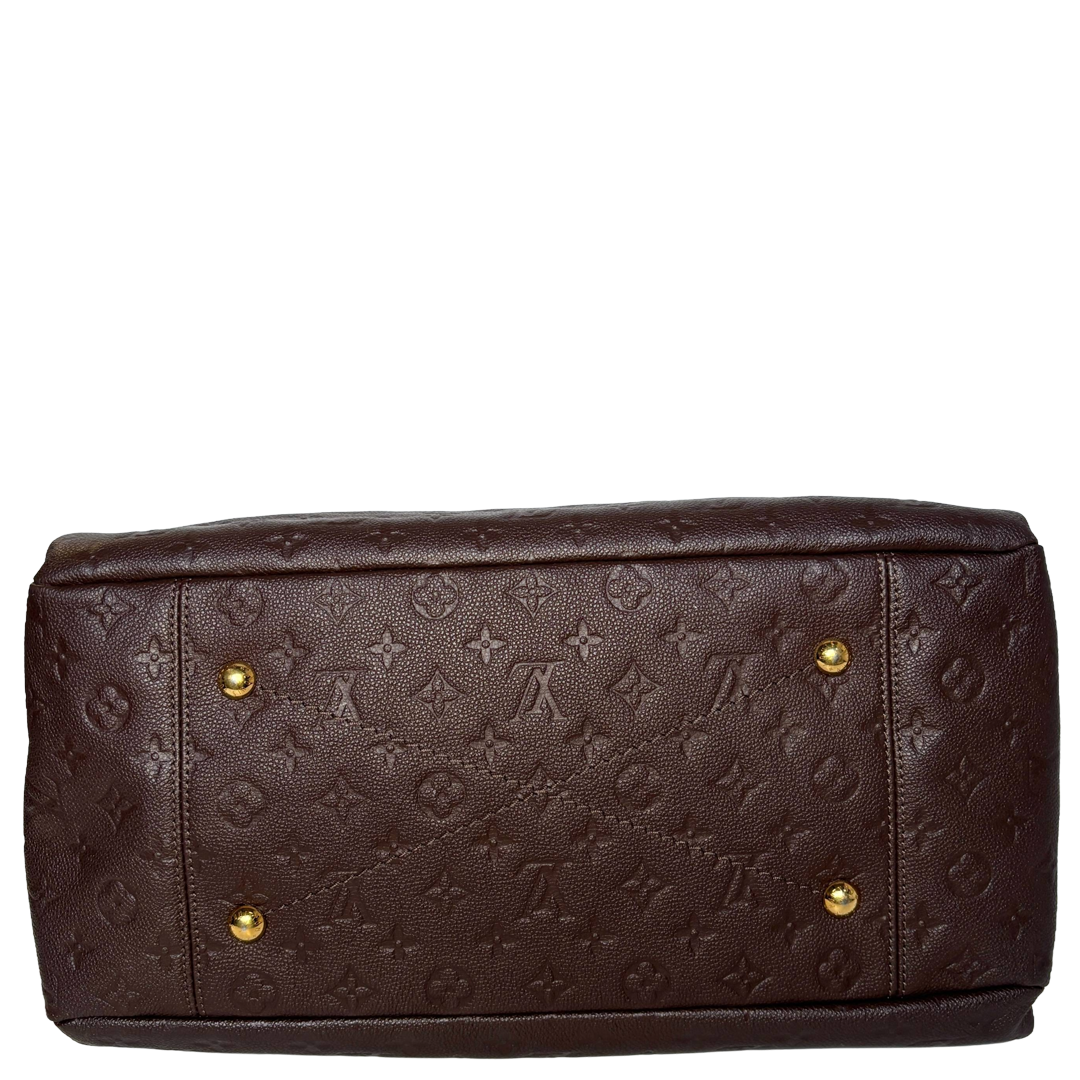 Louis Vuitton "Artsy MM" hobo bag
