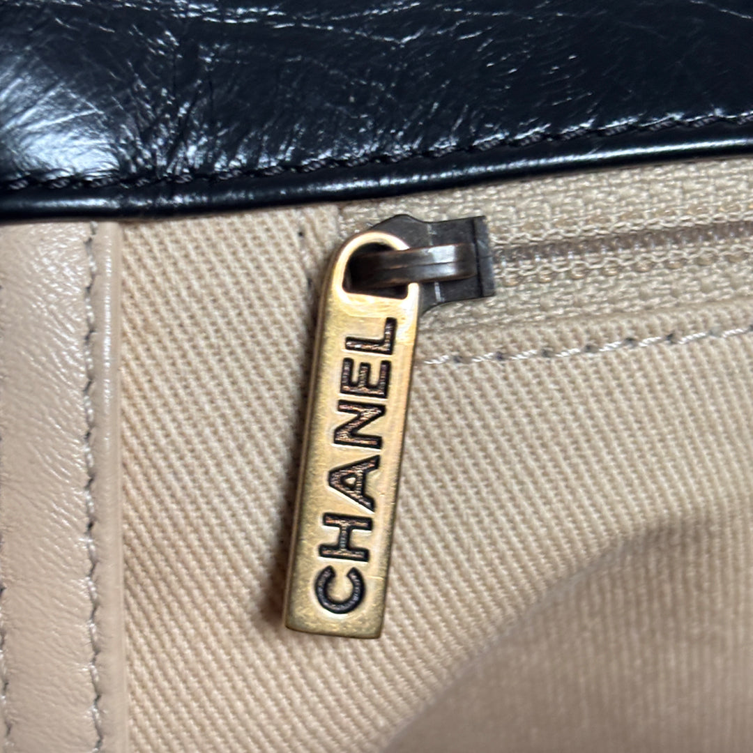 Chanel "Boy Jumbo 30" shoulder bag